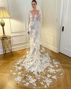 Elegant Deep V Neck Mermaid Wedding Dress Long Sleeves Lace Appliques Bride Gown Illusion Train Robe De Mariée