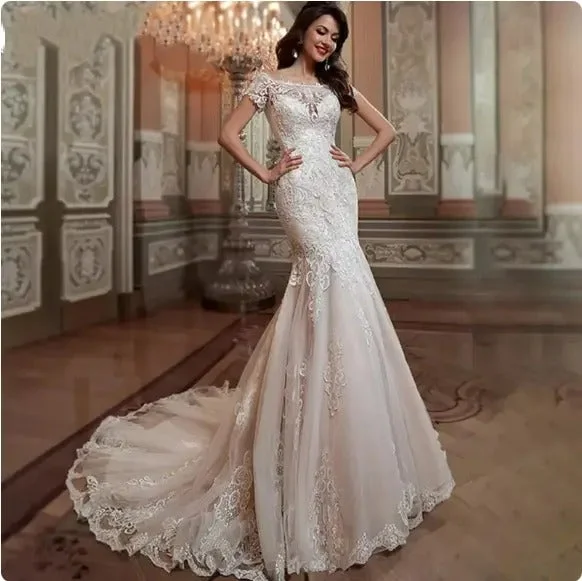 Luxury Mermaid Wedding Dress Short Sleeves Lace Appliques Elegant Boat Neck Bride Gown Illusion Backless Button Train